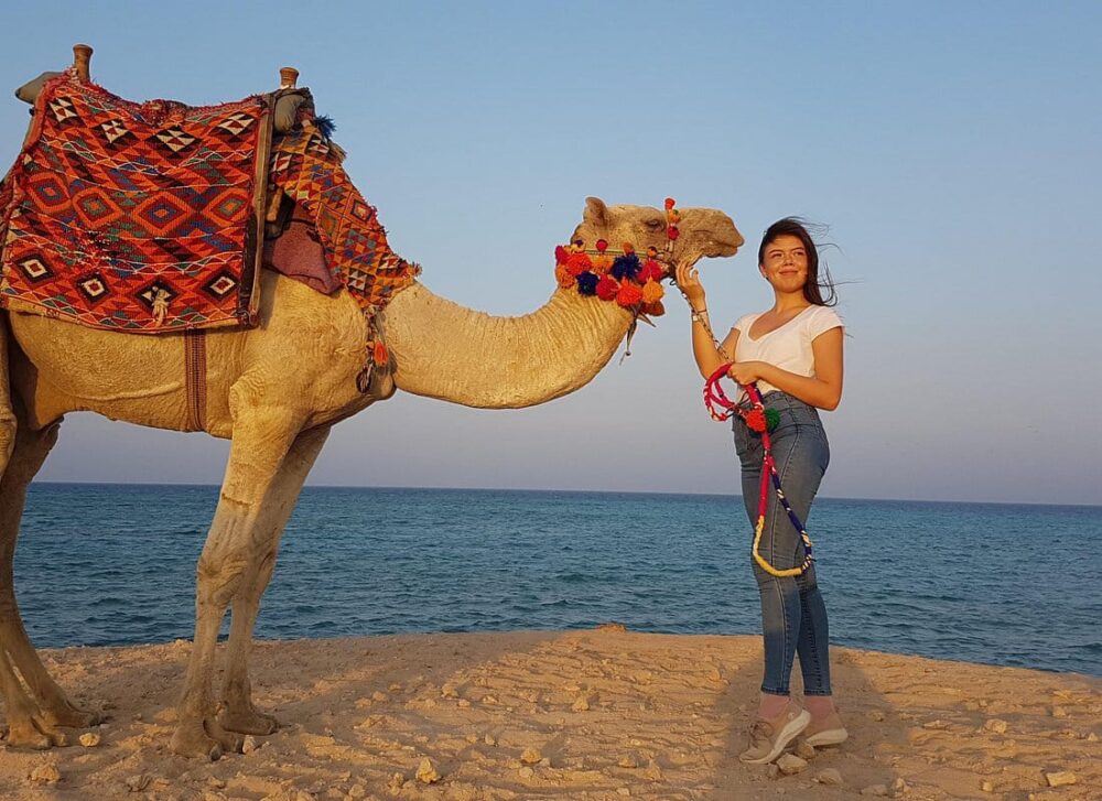 One hour Camel Ride At Amazing Desert With Transfer - Hurghada - Image 5