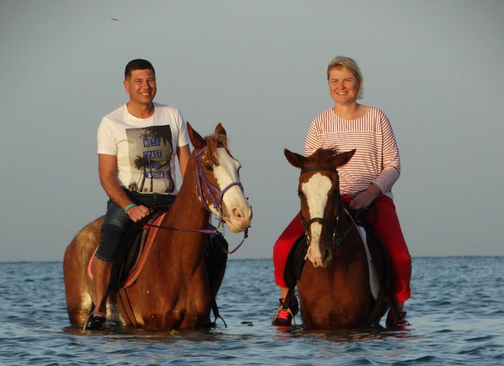 Horse Riding Tour on The Red Sea And Desert & Transfer -Hurghada