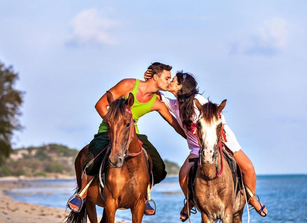 Horse Riding Tour on The Red Sea And Desert & Transfer -Hurghada - Image 9