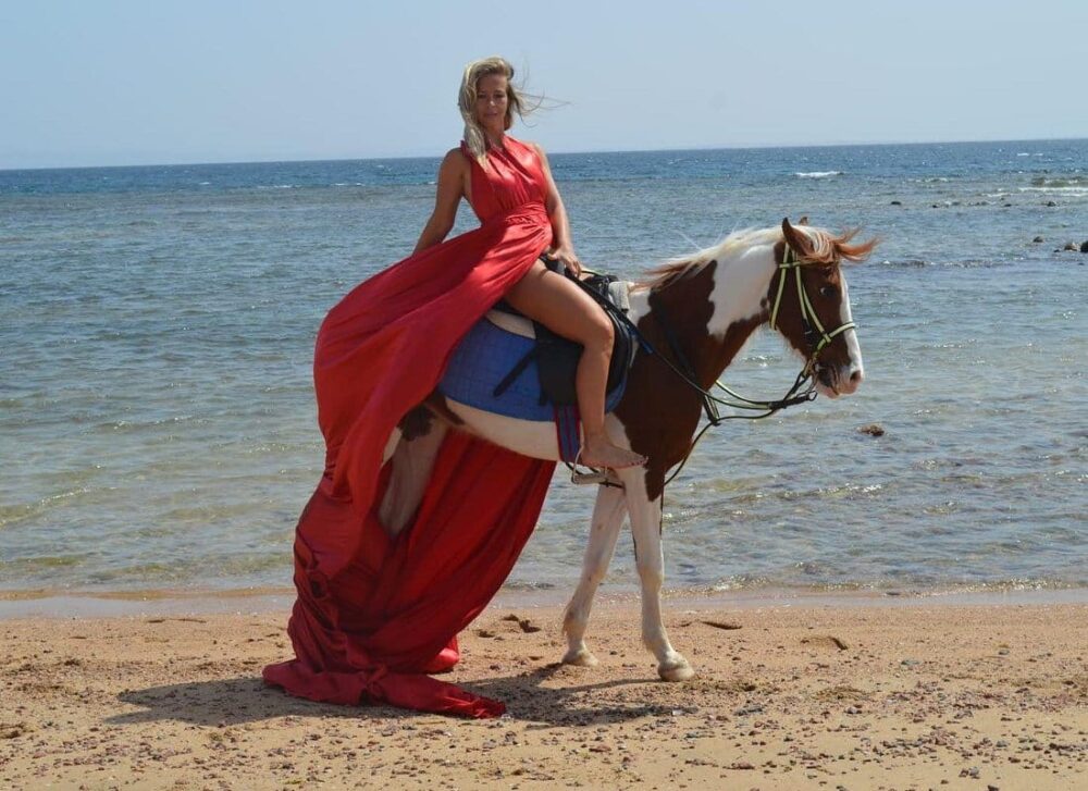 Horse Riding Tour on The Red Sea And Desert & Transfer -Hurghada - Image 11